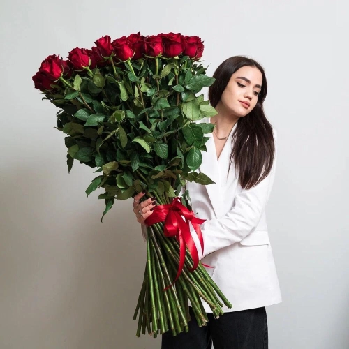 Роскошный букет из 51 красной розы – воплощение безграничной любви Арзамас Нижегородская область