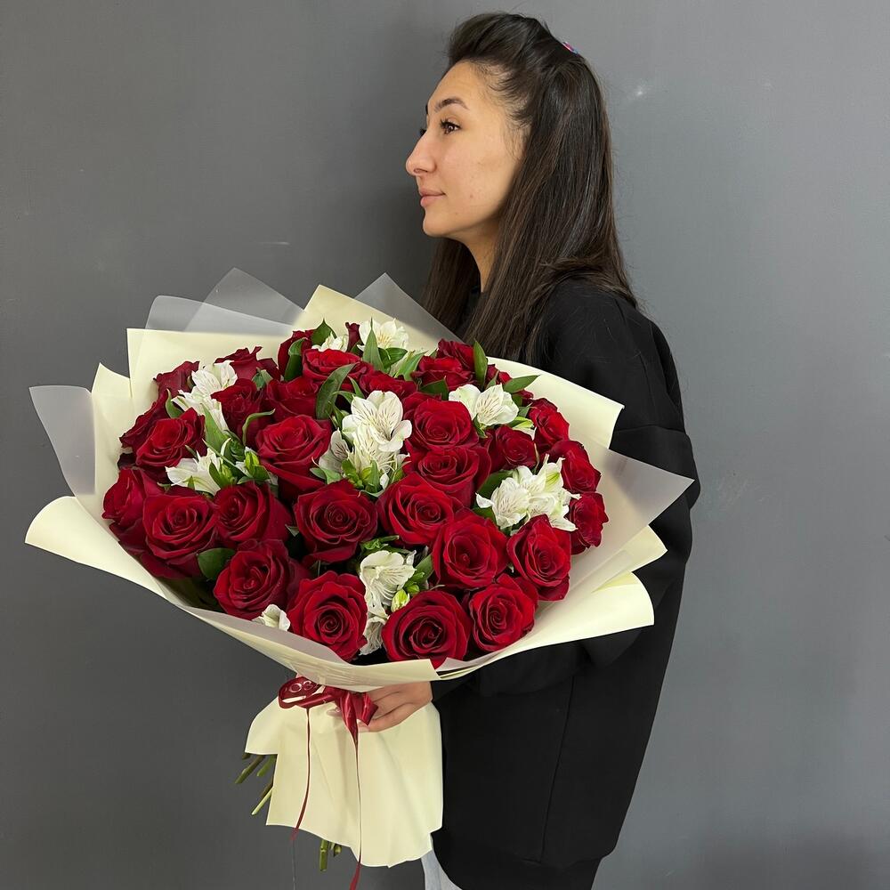 Букет «Танец любви» – гармония страсти и нежности в каждом лепестке Арзамас Нижегородская область