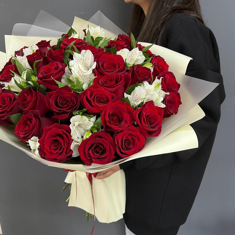 Букет «Танец любви» – гармония страсти и нежности в каждом лепестке Арзамас Нижегородская область